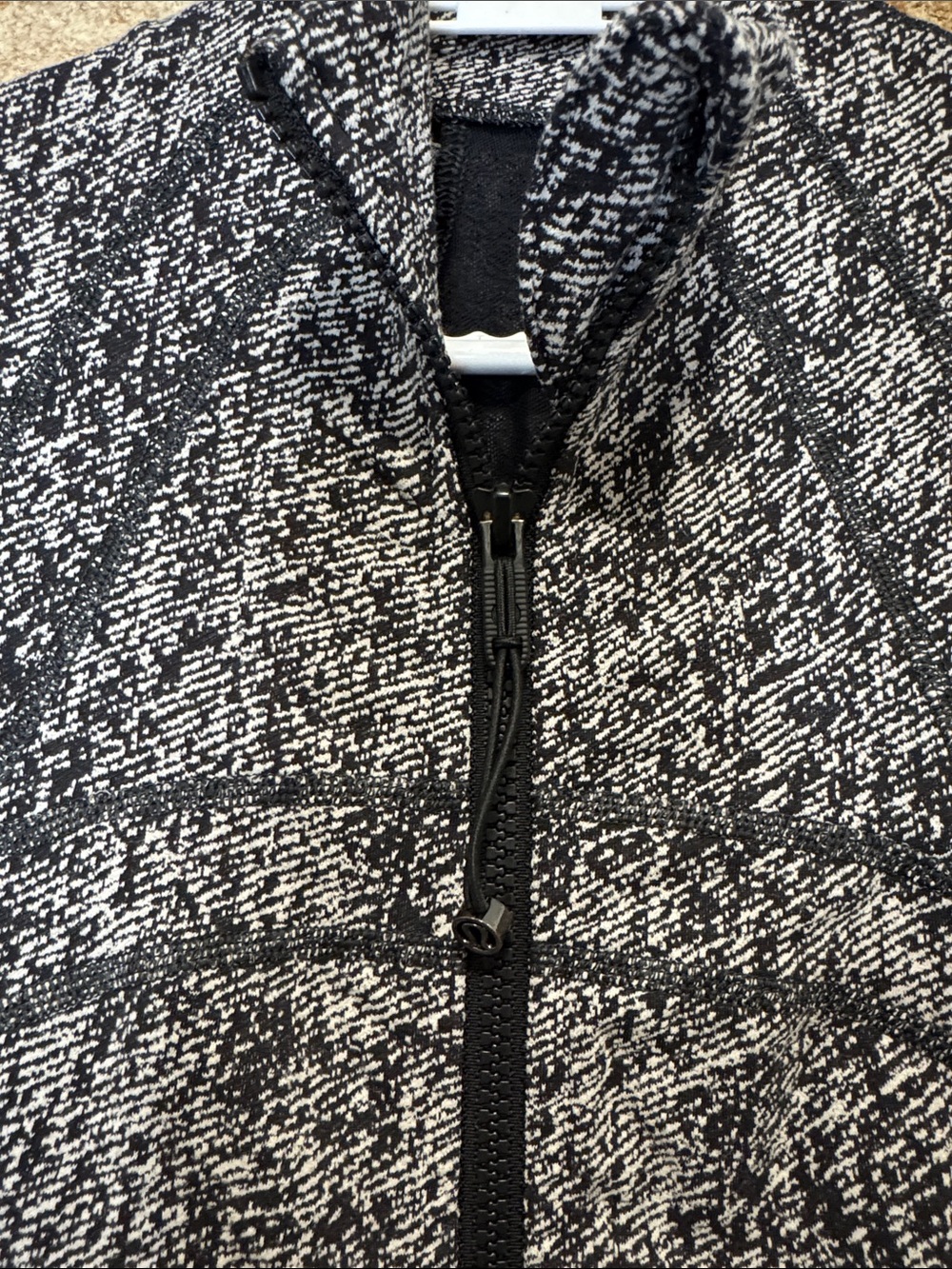 Lululemon Define Jacket - Picture 3 of 5